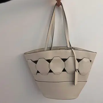 [ 새상품급 ] DIANA 다이애나 대용량 토트백 아이보리