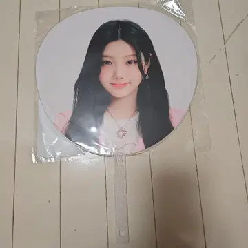 새상품 ILLIT 원희 glitterday 부채 아이릿