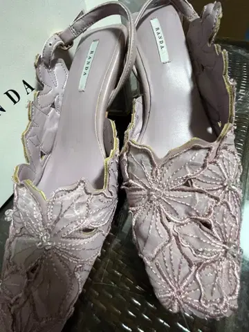 RANDA 플라워 커팅 펌프스 퍼플