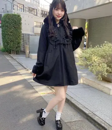 ROJITA 블랙 퍼 자켓