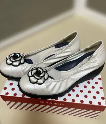 Rue Angers 실버 플랫슈즈