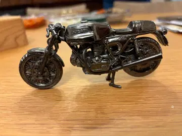 메탈릭 실버 바이크 미니어처 두카티