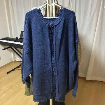 네이비 프린지 오버 사이즈 니트