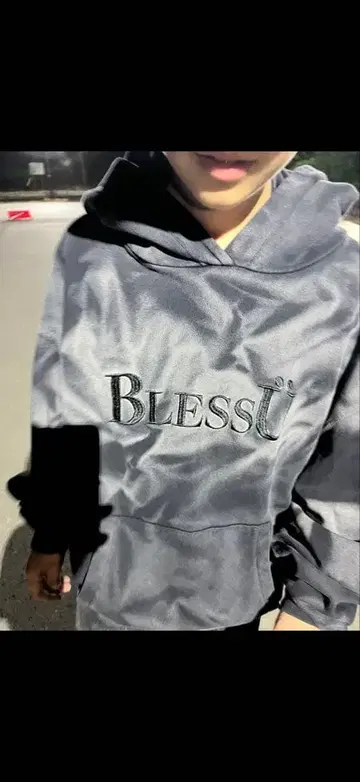 Blessu 후드티 사이즈 m 가격 인하 가능