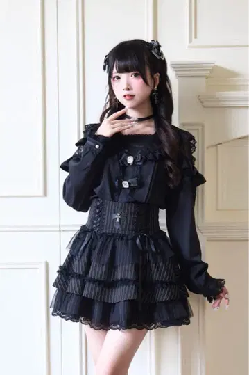 공허한 genki 고딕 핀스트라이프 플레어 스커트 스트라이프