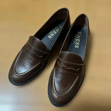 ENESS 브라운 로퍼