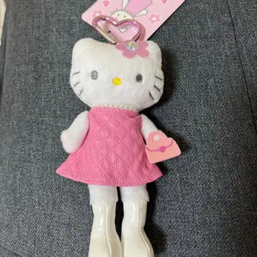 헬로키티 스타일업 마스코트 키링 참 하트 카라비너