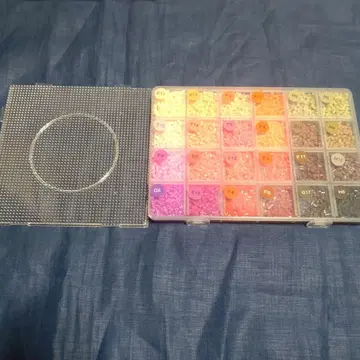 펄러비즈 2.6mm 24색 세트와 비즈 보드