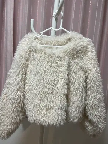 보아 소재 아이보리 숏 자켓