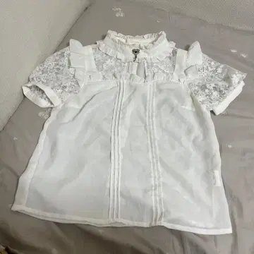 시크릿 허니 프릴 레이스 반팔 블라우스 화이트