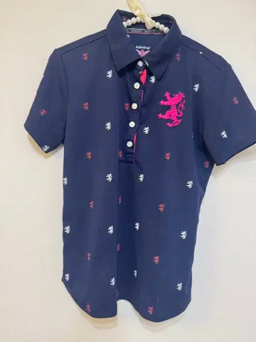 ADMRIAL 네이비 자수 피케 셔츠