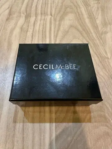 CECIL McBEE 악어 엠보싱 2단 카드 케이스 명함지갑