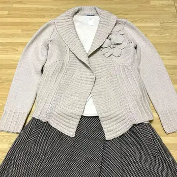 미사용에 가까운 스윙 가디건 M 사이즈