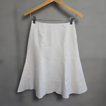 새상품급 Ballsey 투모로우랜드 A라인 스커트 화이트