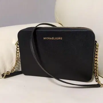 새상품급 MICHAEL KORS 블랙 숄더백