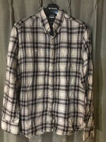 체크 무늬 긴팔 셔츠 버튼 다운