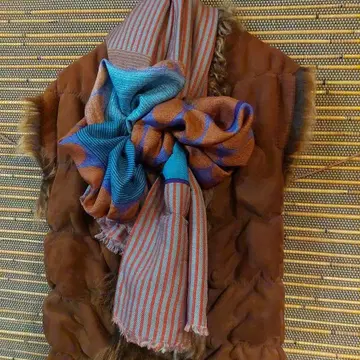 ANAmaison 대형 스톨 실크 울 다색 사진보다 약간 어두운 색