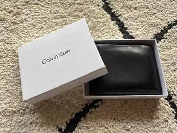 캘빈 클라인 블랙 접이식 지갑