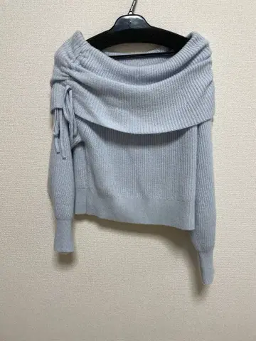 FRAY I.D 리본 디테일 오프숄더 니트