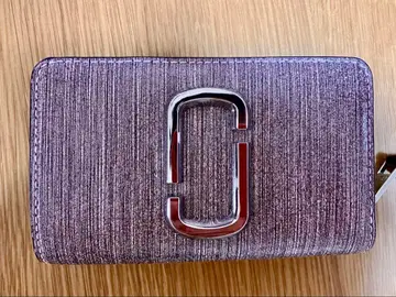 마크 제이콥스 핑크 골드 한정판 지갑