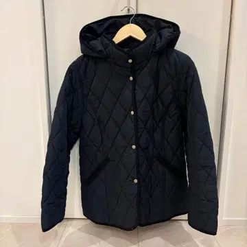 BEAMS 블랙 퀼팅 자켓 후드 부착