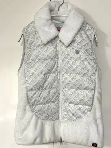 뉴발란스 골프 다운 베스트 사이즈 0 화이트 퍼 탈부착 가능