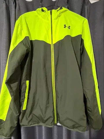 언더아머 윈드브레이커 상하의 세트