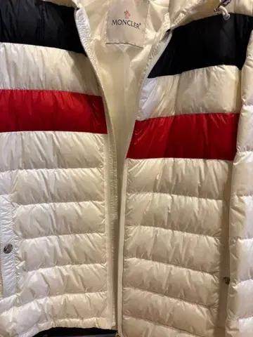 MONCLER 다운 자켓 후드 부착