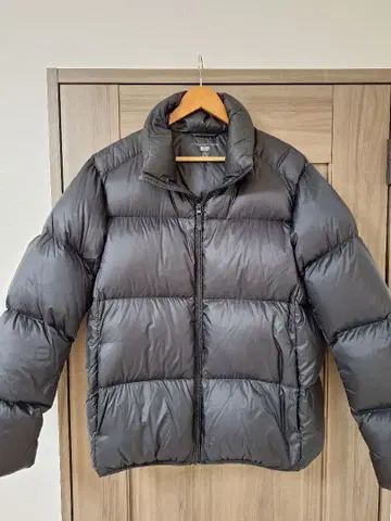 유니클로 볼륨 다운 자켓 XL 블랙