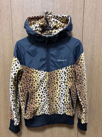 Carhartt 레오파드 무늬 후드티