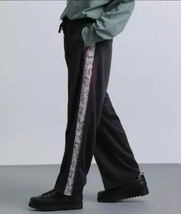 HARE 시크릿 자카드 라인 팬츠 저지