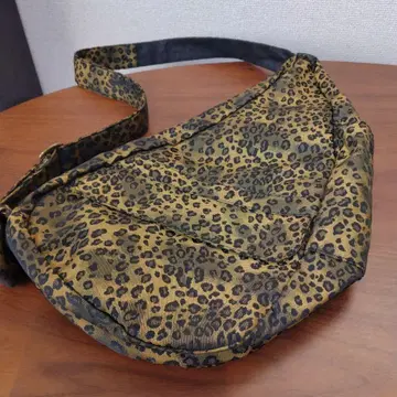 HEALTHY BACK BAG 레오파드 무늬 숄더백