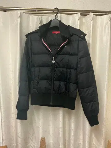 타미힐피거 후드 부착 블랙 다운 자켓