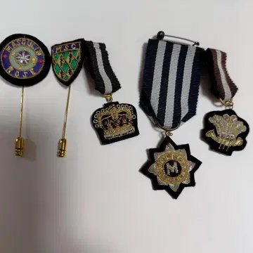 H.P.FRANCE 자수 브로치 5개 세트