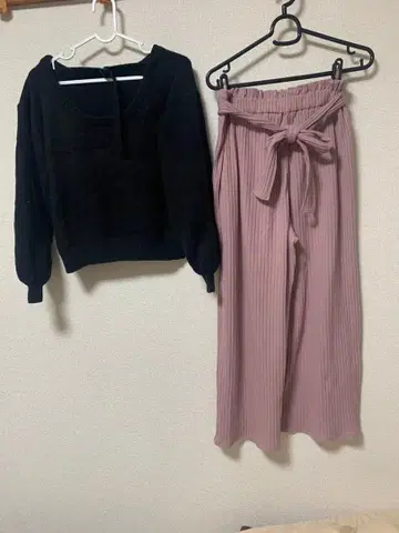 블랙 니트와 핑크 플리츠 팬츠 세트 마음껏 담기