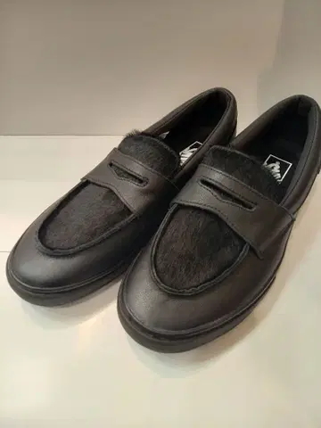 새상품 vans 반스 로퍼 가죽 x 송치 올블랙 스니커즈