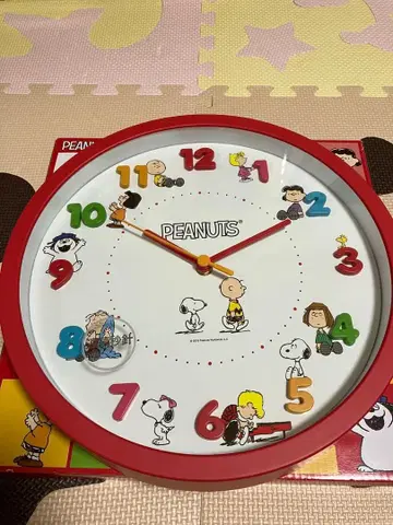 PEANUTS 캐릭터 시계