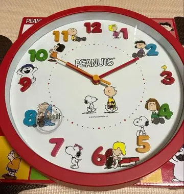 PEANUTS 캐릭터 시계