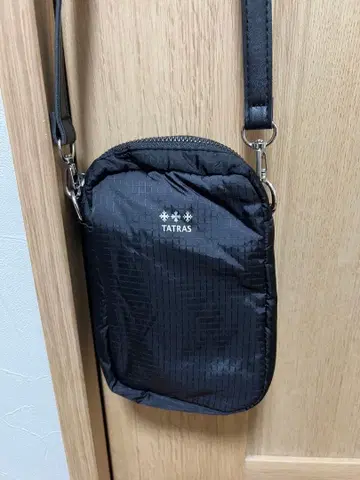 TATRAS 스마트폰 숄더백 (블랙)