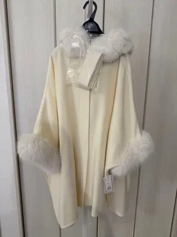 2024년 가을/겨울 CELFORD 퍼 판초 코트 택 포함 미사용 새상품