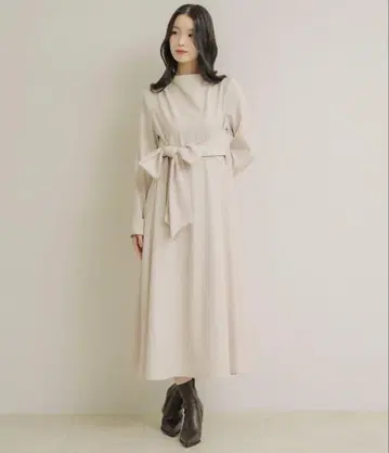 NEUNA 드레이프 리본 원피스 (아이보리)