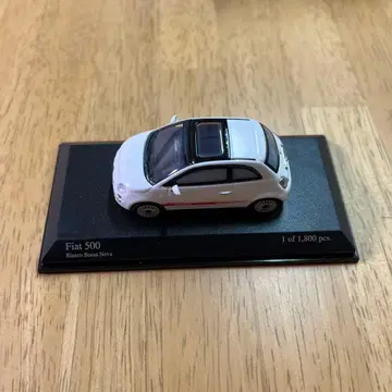 Minichamps 피아트 500 아바르트 한정판