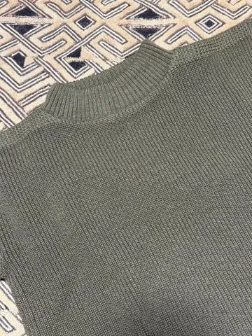 At Last N1 스웨터