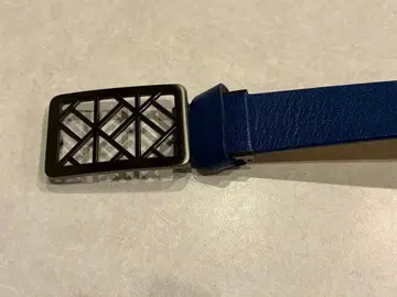 파란색 가죽 벨트 격자 무늬 버클