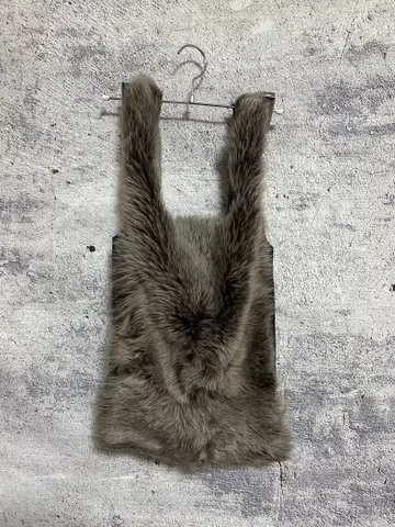 오웬 발리 양가죽 퍼 토트백