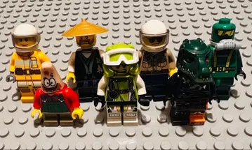 레고 미니피규어 8개 세트