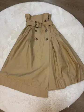 [새상품급] 스커트 베이지 플레어 스커트 벨트 포함 롱 스커트