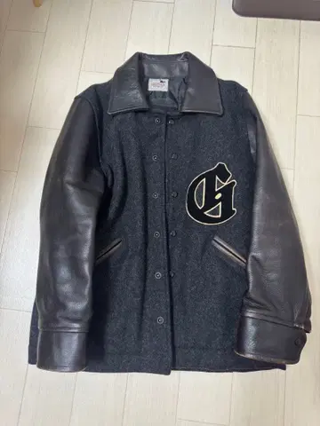 갱스터빌 바시티 자켓 정가 74,800엔 GLAND HAND