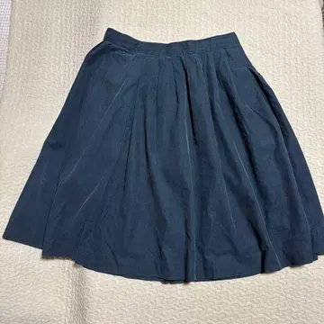 [ MARGARET HOWELL ] 네이비 플레어 스커트 II