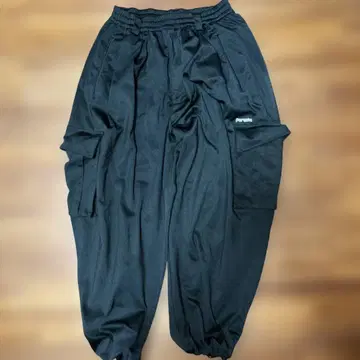 Perushtu 블랙 카고 팬츠